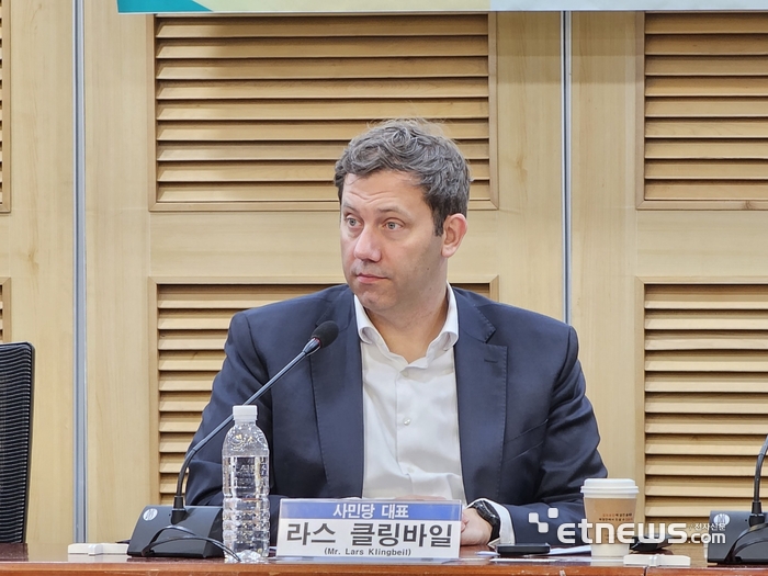 라스 클링바일 독일 사민당 대표가 7일 국회에서 열린 기후에너지정책 간담회에 참석했다. 사진=최기창 기자