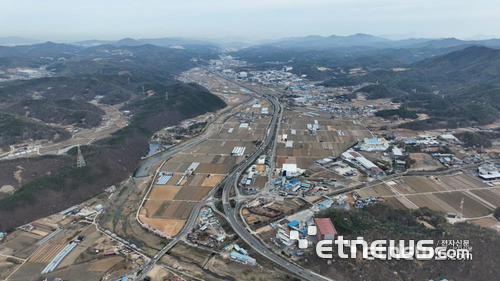 용인 처인구 남사·이동읍 일대 첨단 반도체 클러스터 국가산업단지 부지 전경.