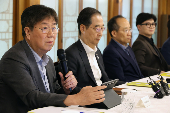 김대기 대통령비서실장이 18일 서울 종로구 총리 서울공관에서 열린 고위당정협의에서 발언하고 있다. 연합뉴스