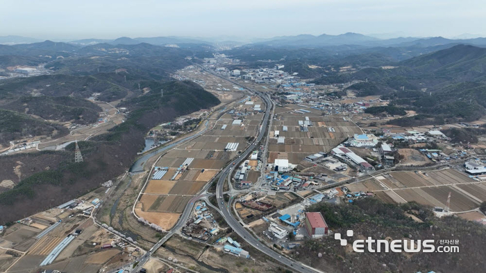 용인 처인구 남사·이동읍 일대 첨단 반도체 클러스터 국가산업단지 부지 전경. 전자신문DB