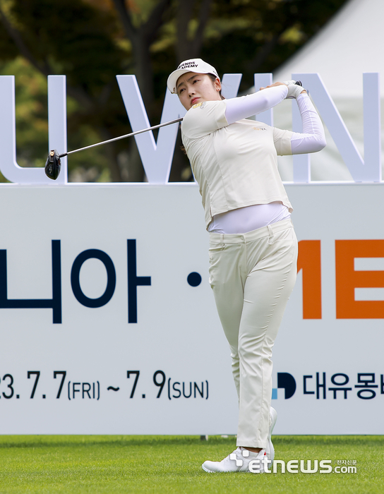 [포토] 한진선, 첫날 3언더 파 공동 5위로 마감
