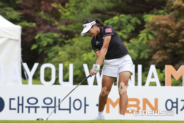 [포토] 강한 티샷을 날리는 김민주