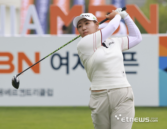 [포토] 강채연, 티샷은 정확하게 보내요