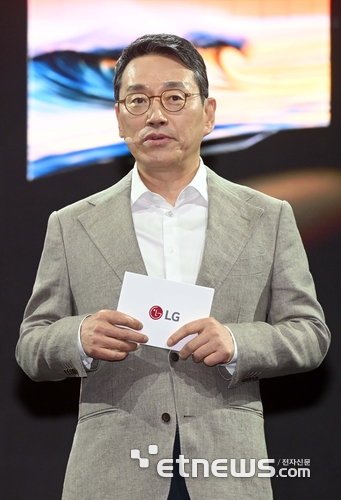 조주완 LG전자 사장은 내년 1월 CES 2024 개막 하루 전 열리는 'LG 월드 프리미어'에서 'AI로 연결·확장되는 미래 고객경험'을 제시한다