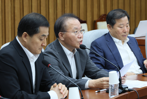 국민의힘 윤재옥 원내대표가 28일 국회에서 열린 원내대책회의에서 발언하고 있다.