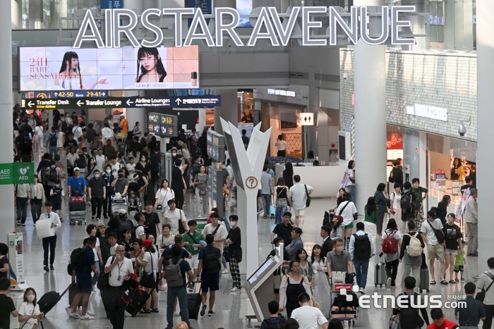 인천국제공항 면세점 전경. 김민수기자 mskim@etnews.com