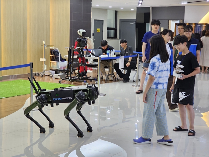 [에듀플러스]“로봇 애완견을 만나다”