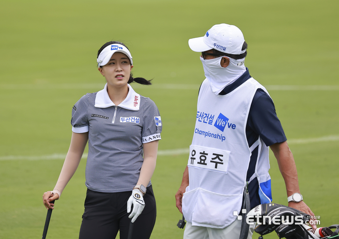 [포토] 유효주, 바람때문에 클럽 선택을 고민한다