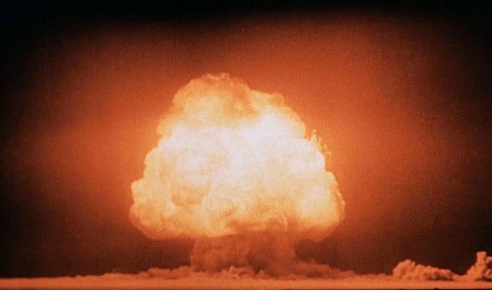 최초의 원자폭탄 실험, 트리니티 실험의 현장. 출처:Wikipedia