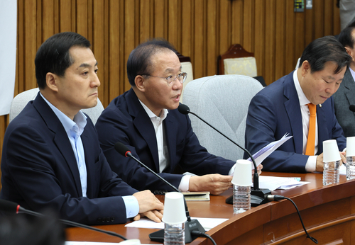 국민의힘 윤재옥 원내대표가 18일 국회에서 열린 원내대책회의에서 발언하고 있다.