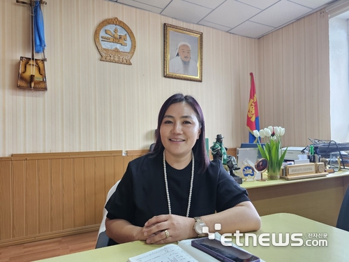 수흐바타르 바야르마 몽골 투아이막(道) 바양항가이솜(郡)장이 본지와의 인터뷰를 통해 한국의 사막화 방지 노력에 감사함을 표시하고 있다. 사진=최기창 기자