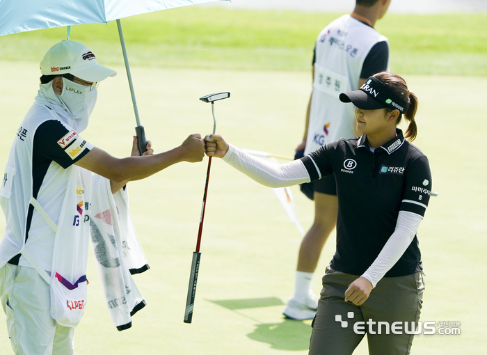 [포토] 윤수아, 멋지게 성공하는 버디