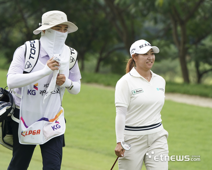 [포토] 강채연, 멋지게 버디찬스 만들어요