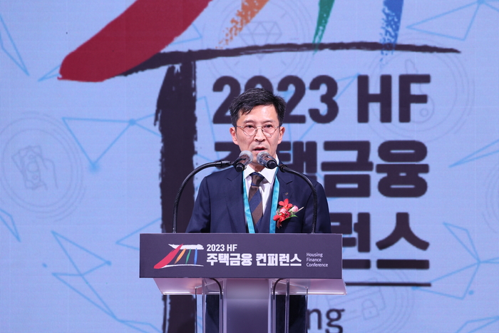 최준우 주택금융공사 사장이 6일 서울 여의도 전경련회관센터에서 '주택금융의 현황과 가야할 길'을 논의하기 위해 열린 '2023 주택금융 컨퍼런스'에서 개회사를 하고 있다. 사진=주택금융공사