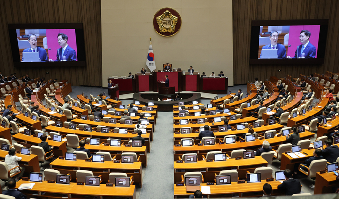 7일 국회 본회의 대정부 질문에서 한덕수 국무총리가 답변하고 있다. 연합뉴스