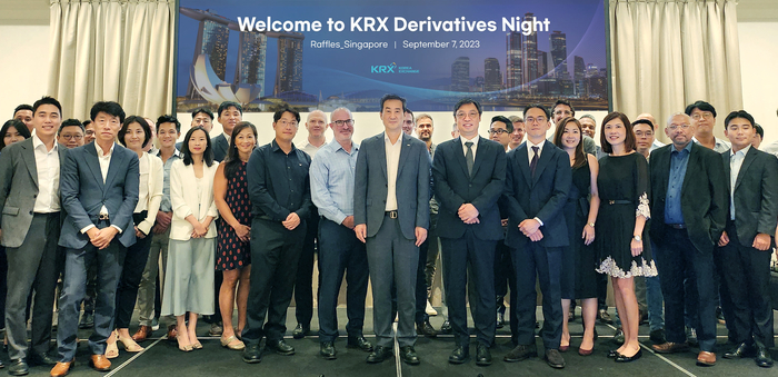 한국거래소(KRX)는 7일 싱가포르에서 현지 IR 행사인 KRX Derivatives Night을 개최해 글로벌 기관투자자를 대상으로 국내 파생상품시장을 홍보했다. 사진=한국거래소