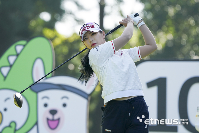 [포토] 첫 티샷 성공하는 이채은2