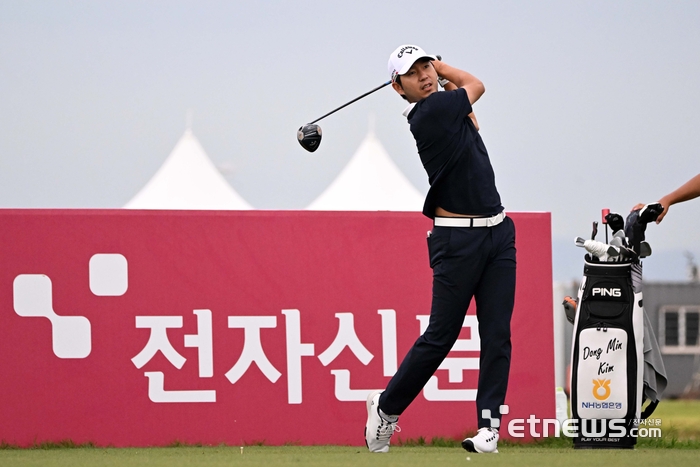 [비즈플레이 전자신문 오픈] 연습라운드 티샷하는 김동은 선수