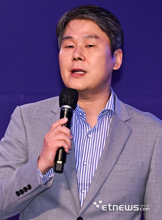 전자신문이 주최한 글로벌 시큐리티 심포지엄 2023이 14일 서울 강남구 인터컨티넨탈 서울 코엑스에서 열렸다. 김강정 한국IBM 상무가 '차세대 위험 관리 플랫폼 기반 보안 운영 현대화'를 주제로 기조연설 하고 있다. 이동근기자 foto@etnews.com