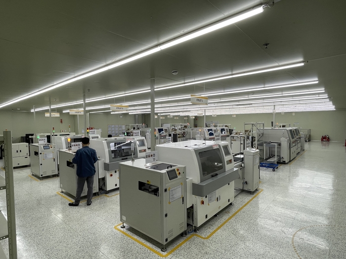 SMT 공정 모습(사진=와이투솔루션)