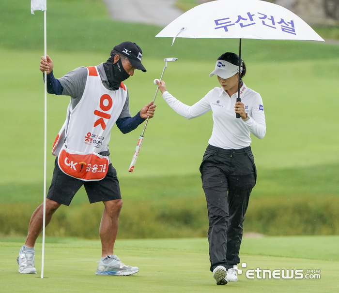 [포토] 파세이브 성공하는 유효주