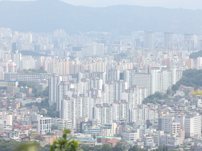 사진은 17일 서울 남산에서 내려다본 아파트일대. 연합뉴스