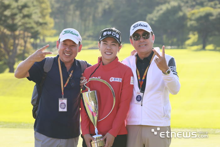 [포토] 박주영, 소속사 식구들과 함께