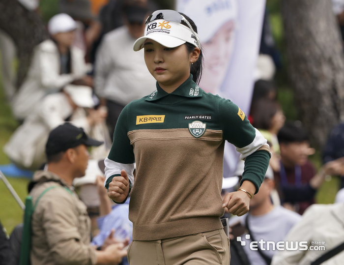 [포토] 이예원, 티샷후 바로 뛰어요