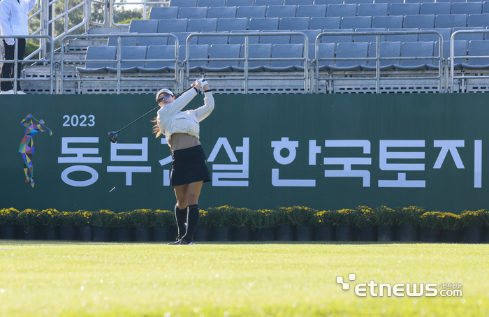 [포토] 첫티샷 날리는 인주연