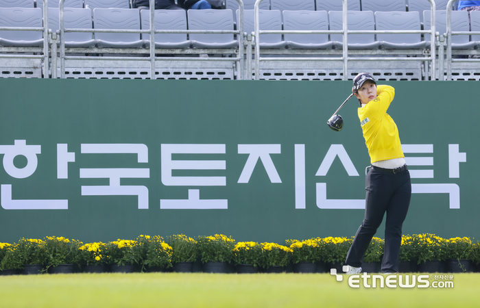 [포토] 박지영, 힘차게 출발하는 첫티샷