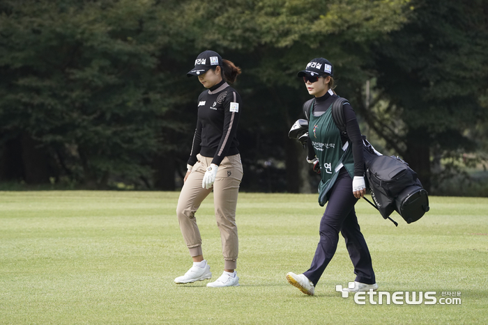 [포토] 그린으로 이동하는 장수연