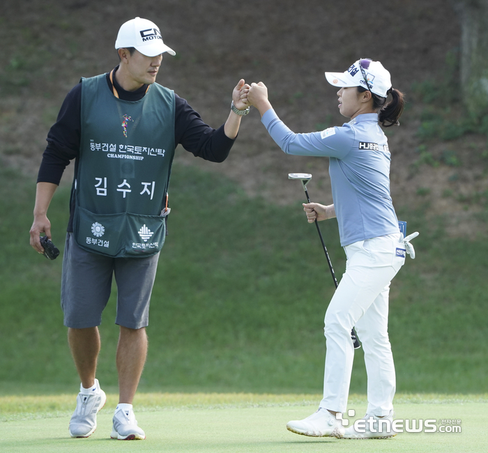 [포토] 김수지, 멋진 버디로 마무리해요