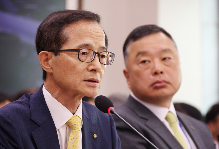 한국부동산원 손태락 원장이 19일 국회에서 열린 국토교통위원회 국정감사에서 의원 질의에 답하고 있다. 연합뉴스