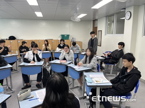 [꿈을 향한 교육]전자신문, 경기경영고 '2023년 취업역량강화' 교육 실시