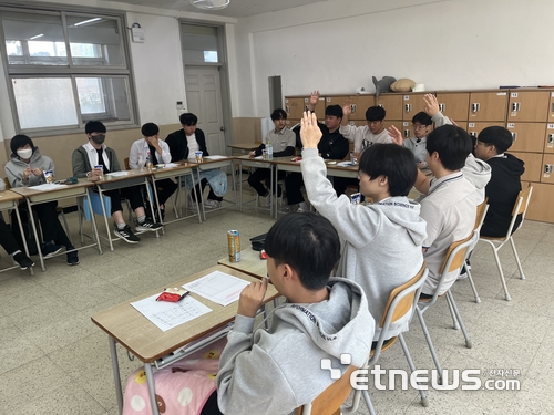 [꿈을 향한 교육]전자신문, 인천정보과학고 중소기업 이해 연수 교육 실시