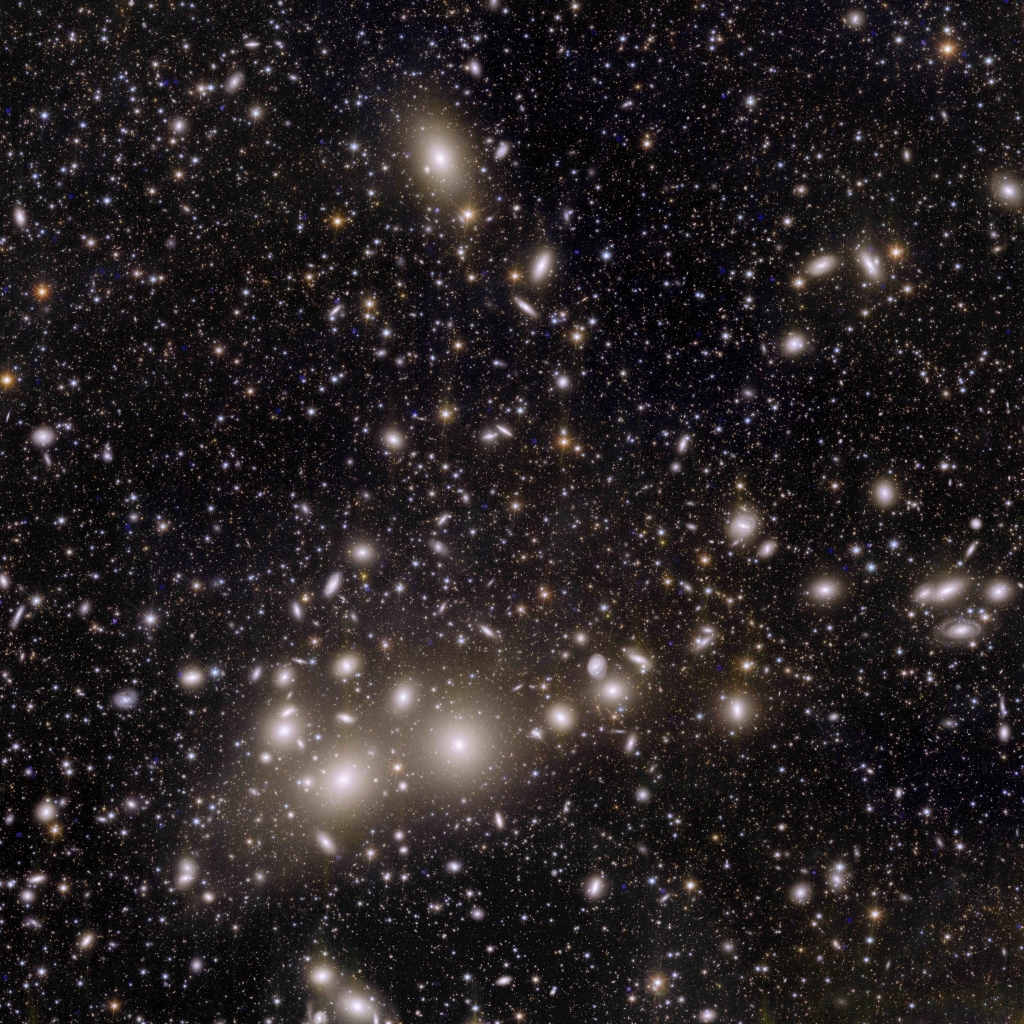 유클리드로 촬영한 페르세우스 은하단. 사진=유럽우주국(ESA)