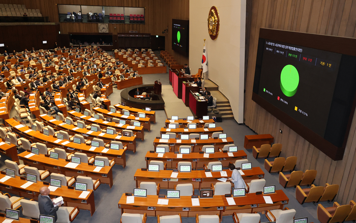 9일 국회 본회의에서 '노란봉투법'(노동조합 및 노동관계법 개정안) 의결 결과가 나오고 있다. 이날 국회는 야당 단독으로 '노란봉투법' 통과시켰다. 연합뉴스