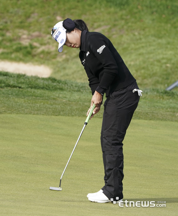 [포토] 버디 퍼트하는 이주미