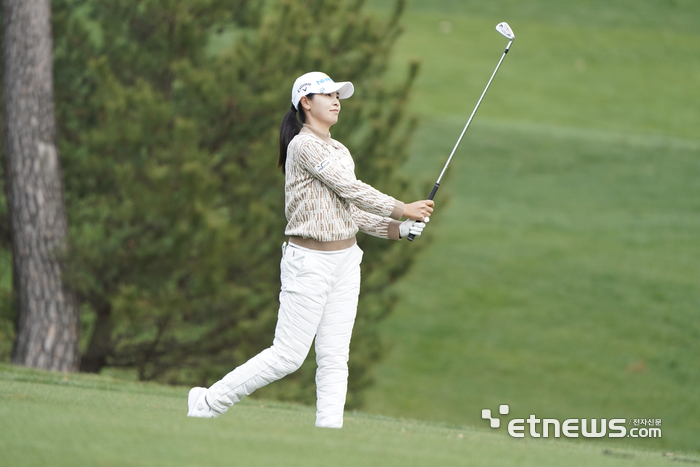 [포토] 안전하게 온그린 시키는 이가영