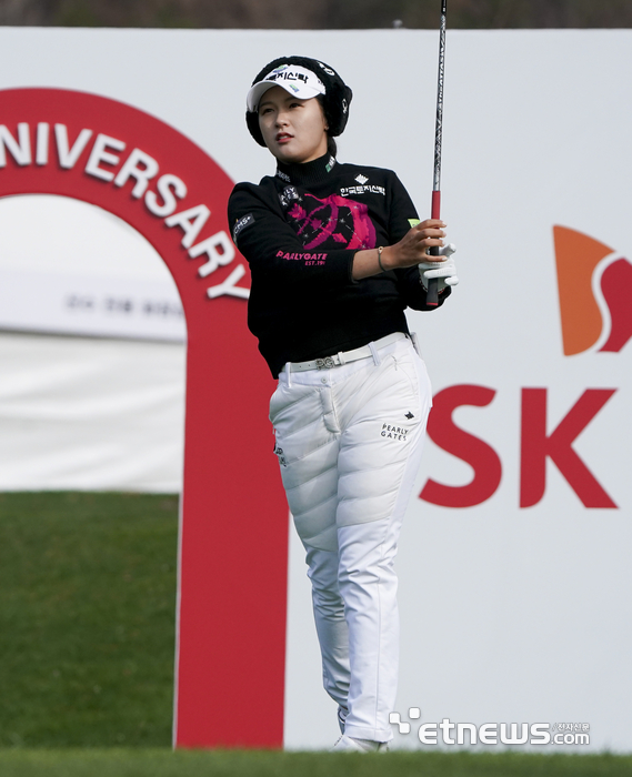 [포토] 박현경, 티샷 방향은 좋아요