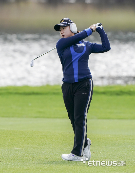 [포토] 세컨드샷 날리는 정윤지