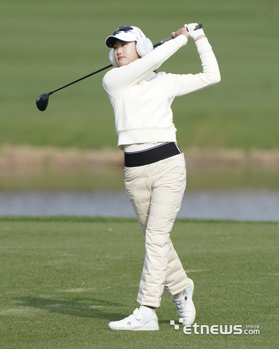 [포토] 세컨드샷 날리는 오수민