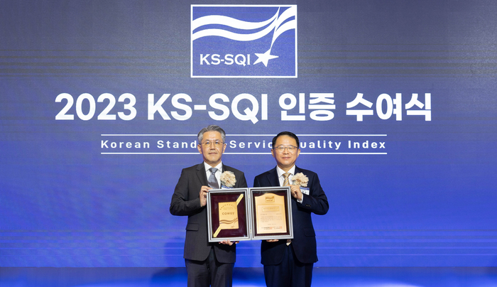 코웨이는 한국서비스품질지수 정수기·공기청정기 AS부문에서 1위를 했다. 코웨이 제공