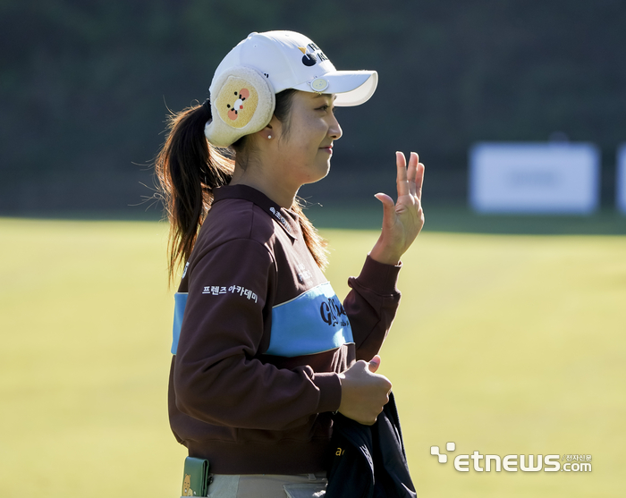 [포토] 한진선, 카메라 보고 미소