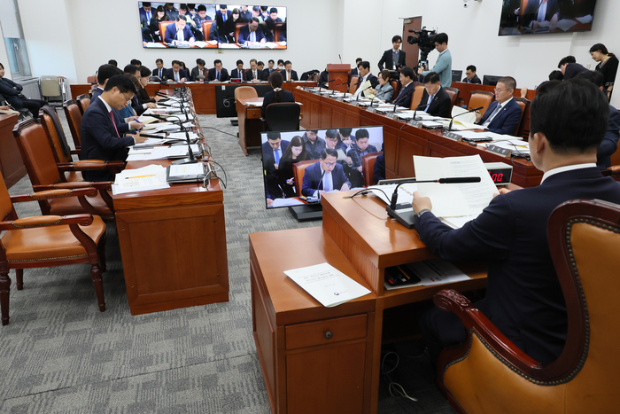 20일 국회에서 첨단전략산업특별위원회 전체회의가 열리고 있다. 연합뉴스