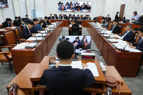 20일 국회에서 첨단전략산업특별위원회 전체회의가 열리고 있다.