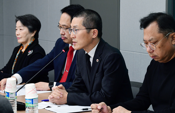 지난 3일 서울 용산구 대한의사협회 회관에서 '의대정원 증원 저지 비상대책특별위원회(가칭)' 회의가 열렸다. (사진=대한의사협회)