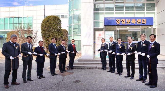 한국기계연구원은 5일 '노지자율예찰 융합연구단 사업단' 현판식을 개최했다.