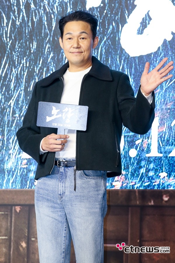 [포토] 박성웅, '시원시원한 인사'