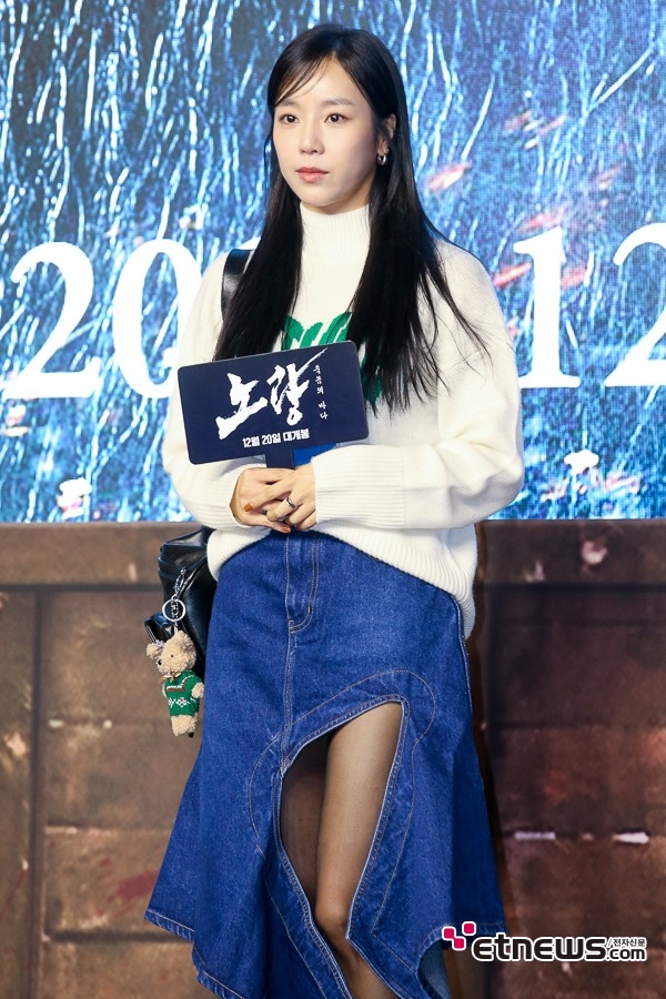 [포토] 예원, '아슬아슬하게 절개된 스커트'